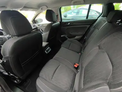 Renault Mégane Sport Tourer 2018 - 13750 EUR, 189000 km - AUTO.MOTO.pt - 189000km - foto 6 de 10