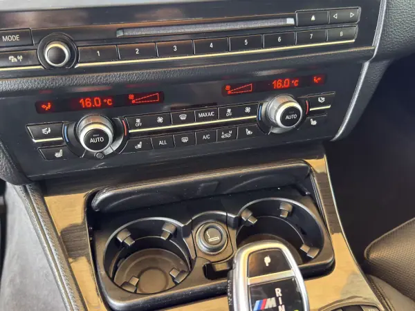 BMW M550d 2013 - 27950 EUR, 124744 km - AUTO.MOTO.pt - 124744km - foto 34 de 53