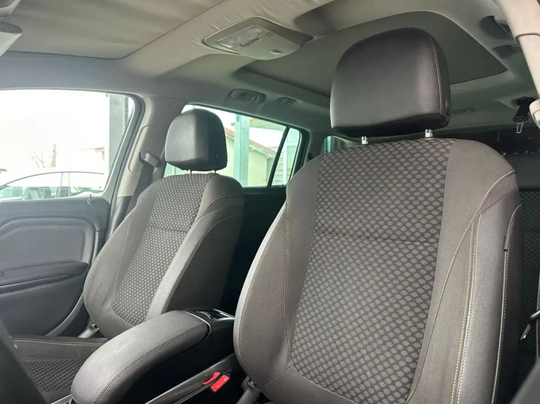 Opel Zafira 2018 - 13900 EUR, 128674 km - AUTO.MOTO.pt - 128674km - foto 14 de 36