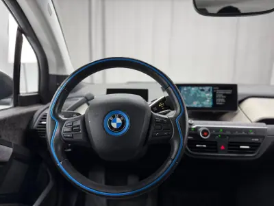 BMW i3 2014 - 10750 EUR, 118000 km - AUTO.MOTO.pt - 118000km - foto 15 de 23