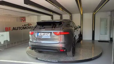Jaguar F-Pace 2017 - 19500 EUR, 157804 km - 157804km - foto 21 de 74