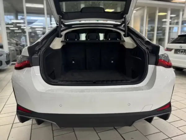 BMW i4 2022 - 37000 EUR, 54000 km - AUTO.MOTO.pt - 54000km - foto 13 de 13