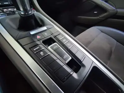 Porsche 718 Boxster 2019 - 64900 EUR, 68000 km - AUTO.MOTO.pt - 68000km - foto 34 de 36