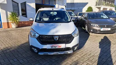 Dacia Lodgy 2021 - 15900 EUR, 130712 km - AUTO.MOTO.pt - 130712km - foto 4 de 32
