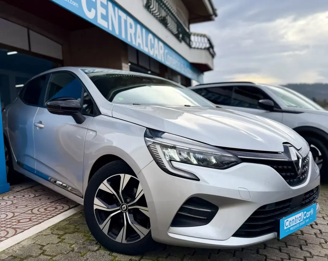 Renault Clio 2023 - 15450 EUR, 61000 km - AUTO.MOTO.pt - 61000km - foto 1 de 31