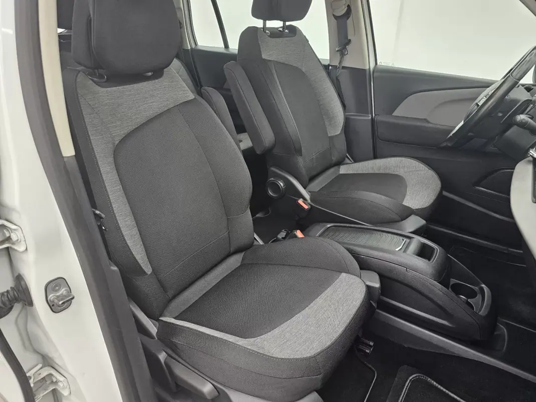 Citroën C4 Grand Picasso 2018 - 13650 EUR, 245556 km - 245556km - foto 18 de 43