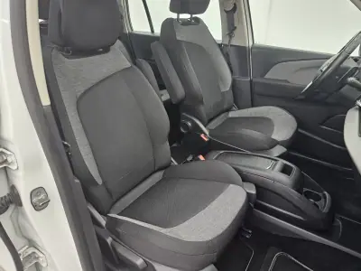 Citroën C4 Grand Picasso 2018 - 13650 EUR, 245556 km - AUTO.MOTO.pt - 245556km - foto 18 de 43
