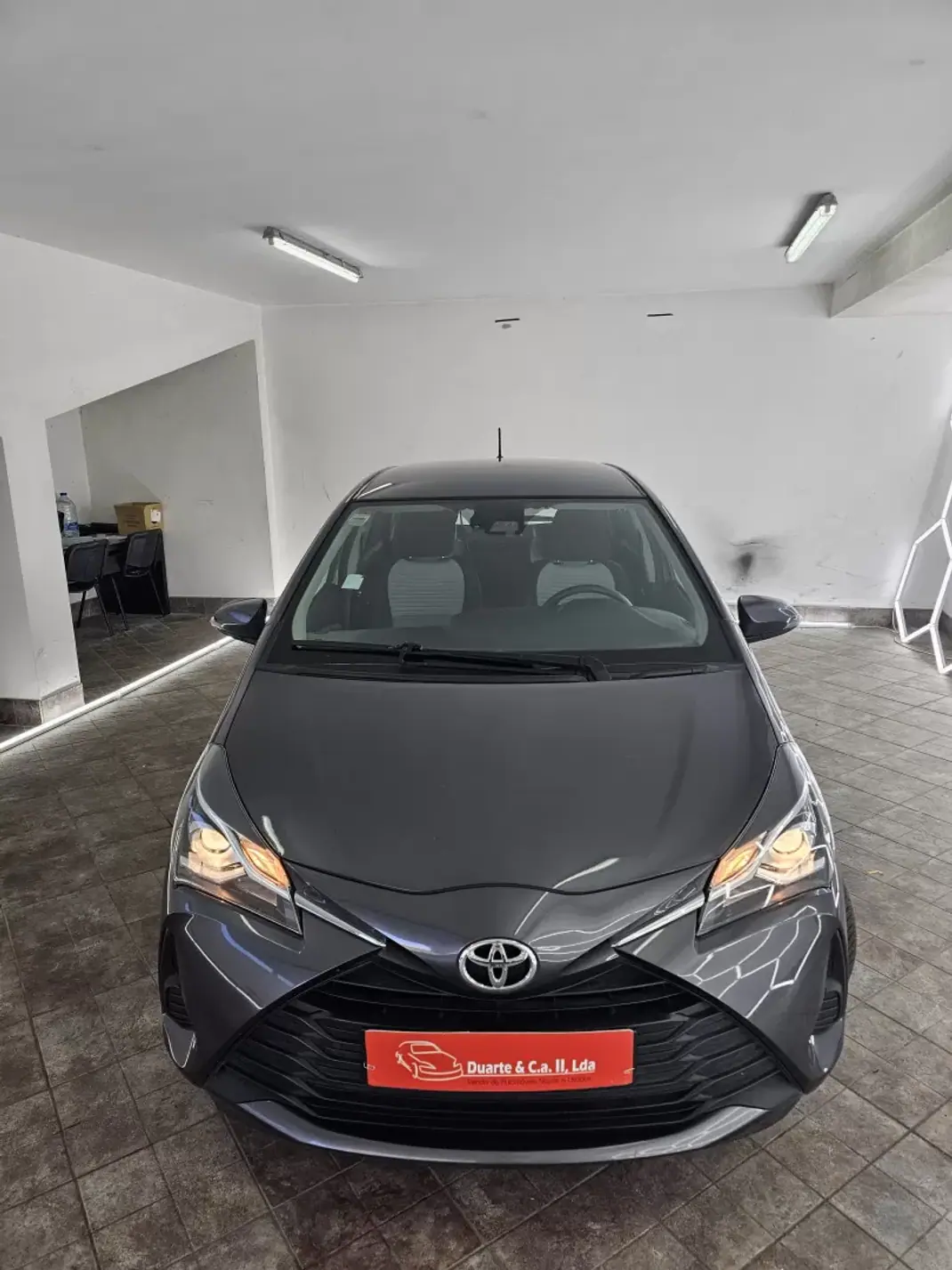 Toyota Yaris 2019 - 13650 EUR, 135421 km - AUTO.MOTO.pt - 135421km - foto 6 de 37