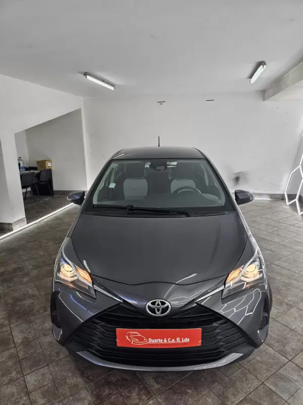 Toyota Yaris 2019 - 13650 EUR, 135421 km - AUTO.MOTO.pt - 135421km - foto 6 de 37