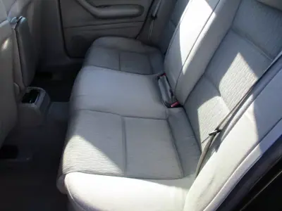 Audi A4 2005 - 5900 EUR, 290000 km - AUTO.MOTO.pt - 290000km - foto 12 de 17