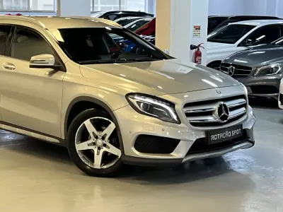 Mercedes-Benz GLA 200 2015 - 21990 EUR, 120000 km - AUTO.MOTO.pt - 120000km - foto 26 de 33
