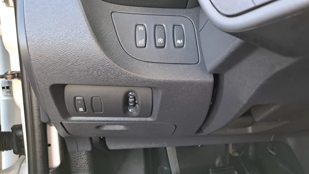 Renault Kangoo 1.5 DCi Maxi 2019 - 18900 EUR, 210580 km - AUTO.MOTO.pt - 210580km - foto 15 de 28