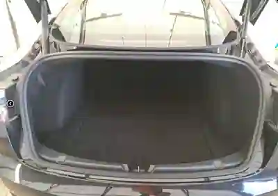 Tesla Model 3 2022 - 28550 EUR, 94327 km - foto 5 de 10