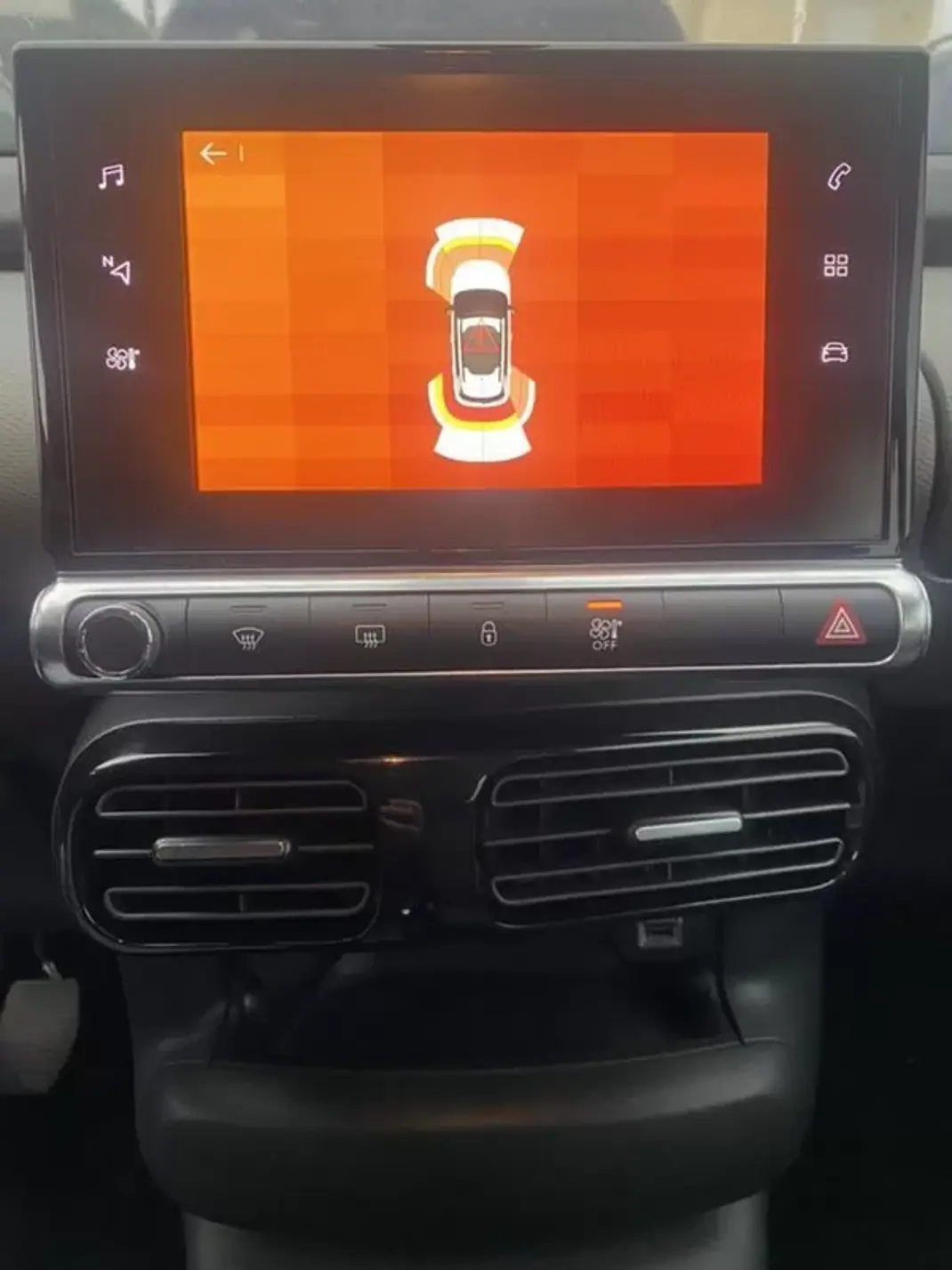 Citroën C4 Cactus 2018 - 13990 EUR, 131000 km - AUTO.MOTO.pt - 131000km - foto 17 de 19
