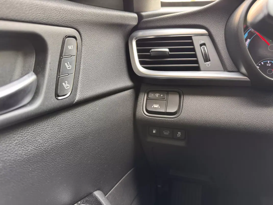 Kia Optima SW 2021 - 19500 EUR, 109915 km - AUTO.MOTO.pt - 109915km - foto 16 de 28