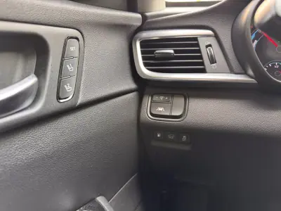 Kia Optima SW 2021 - 19500 EUR, 109915 km - AUTO.MOTO.pt - 109915km - foto 16 de 28