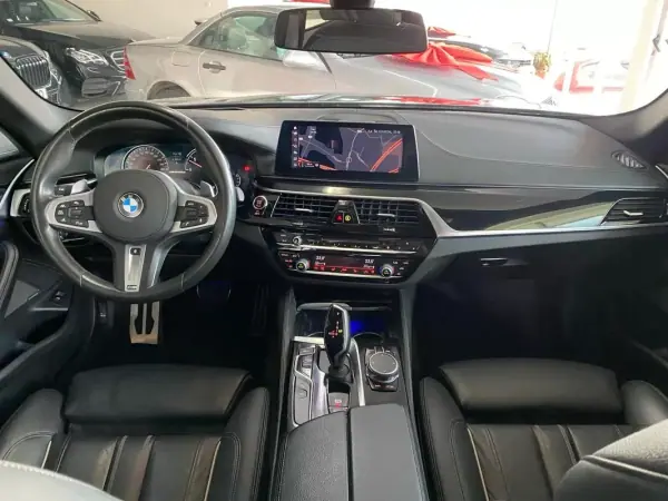 BMW M550d 2017 - 44900 EUR, 138217 km - AUTO.MOTO.pt - 138217km - foto 4 de 55