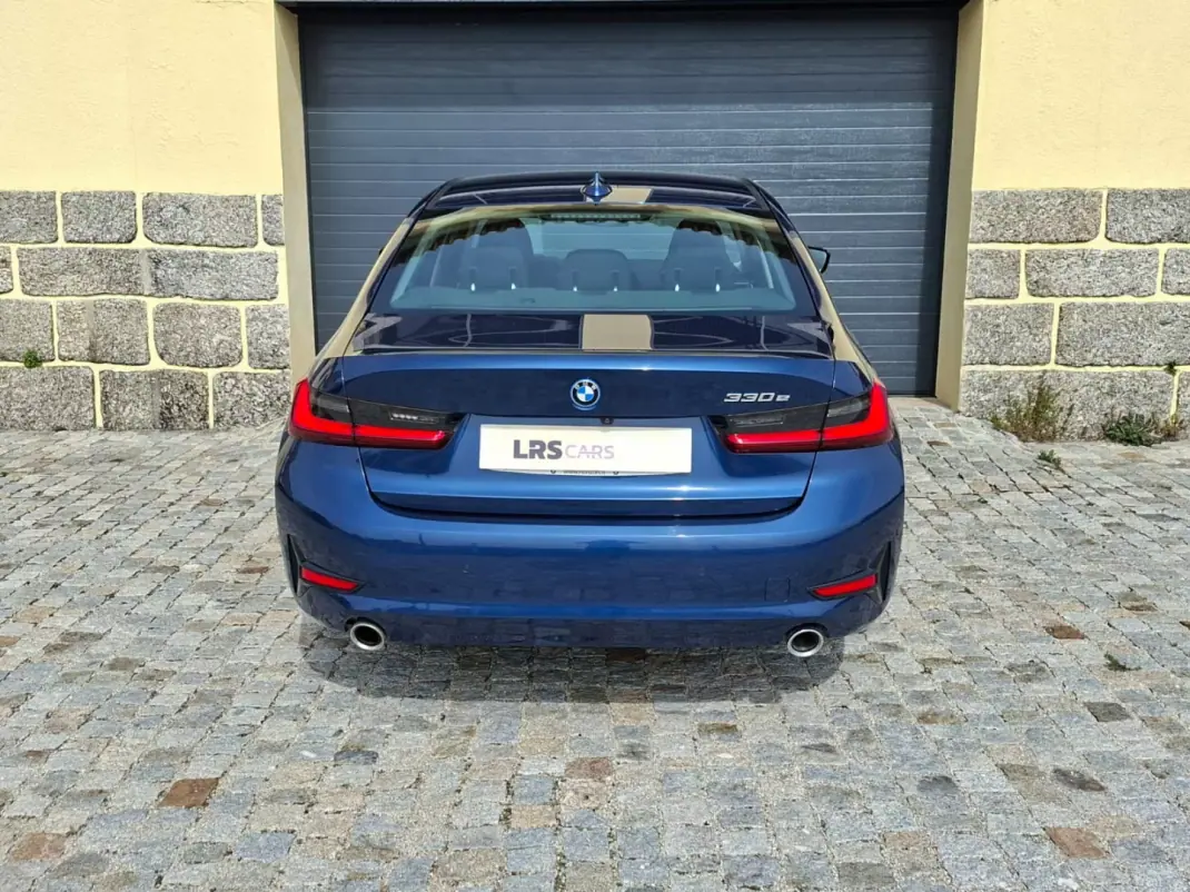 BMW 330 2021 - 27490 EUR, 63328 km - AUTO.MOTO.pt - 63328km - foto 5 de 16