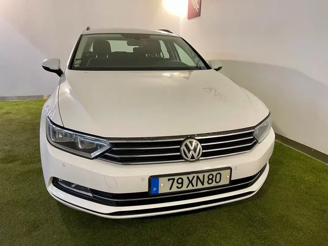 Volkswagen Passat Variant 2019 - 15750 EUR, 257000 km - AUTO.MOTO.pt - 257000km - foto 3 de 33