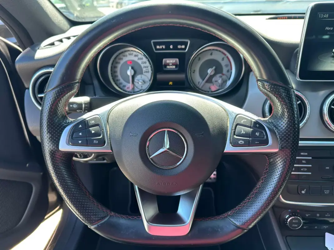 Mercedes-Benz CLA 200 2016 - 21900 EUR, 163435 km - AUTO.MOTO.pt - 163435km - foto 15 de 32