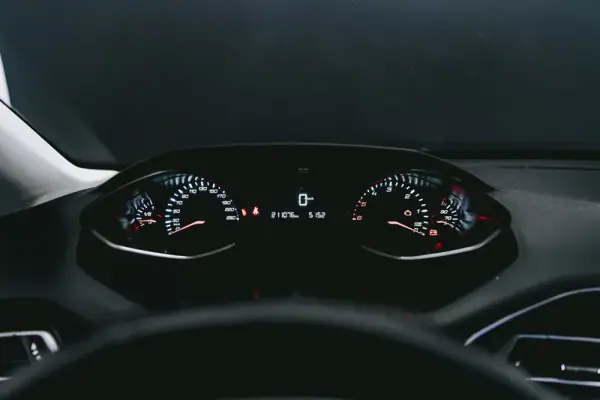 Peugeot 308 SW 2014 - 12900 EUR, 210000 km - AUTO.MOTO.pt - 210000km - foto 16 de 20