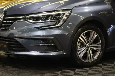 Renault Mégane Sport Tourer 2022 - 15900 EUR, 141000 km - AUTO.MOTO.pt - 141000km - foto 2 de 30