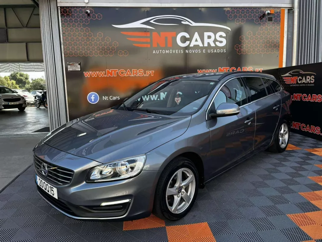 Volvo V60 2015 - 8900 EUR, 318884 km - AUTO.MOTO.pt - 318884km - foto 1 de 16