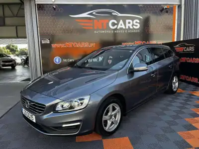 Volvo V60 2015 - 318884km