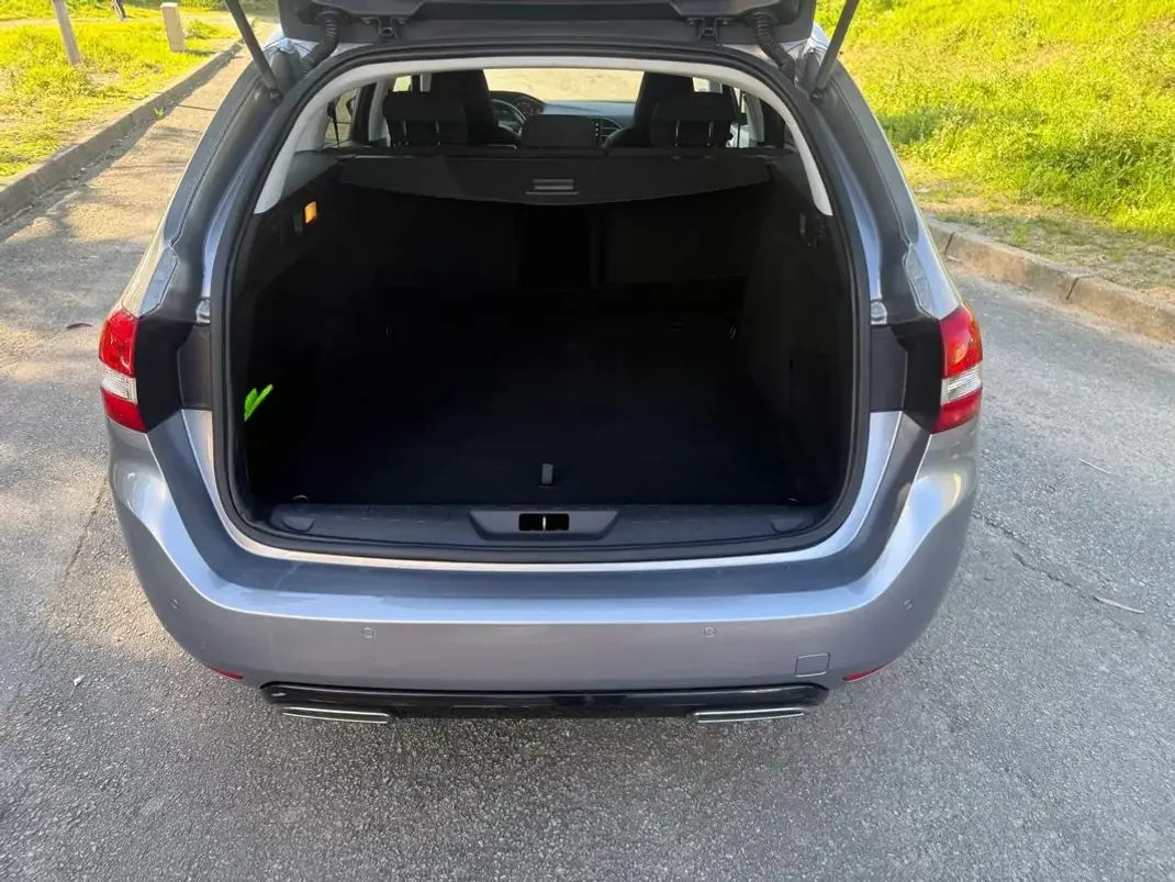 Peugeot 308 SW 2016 - 9450 EUR, 192000 km - AUTO.MOTO.pt - 192000km - foto 19 de 24