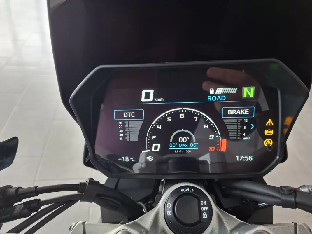 BMW F 900 R 2024 - 9750 EUR, 6500 km - AUTO.MOTO.pt - 6500km - foto 14 de 17