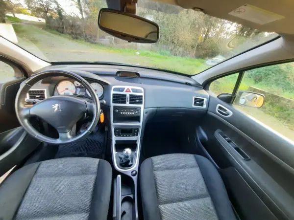 Peugeot 307 2008 - 4950 EUR, 152914 km - AUTO.MOTO.pt - 152914km - foto 7 de 9