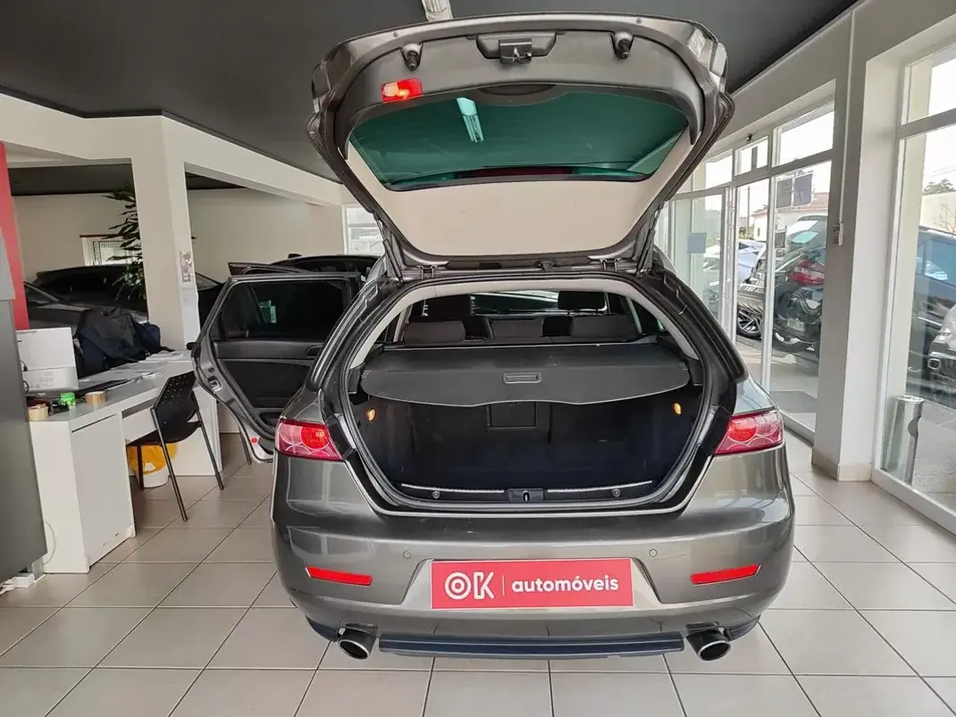 Alfa Romeo 159 Sportwagon 2008 - 7250 EUR, 221050 km - AUTO.MOTO.pt - 221050km - foto 15 de 37