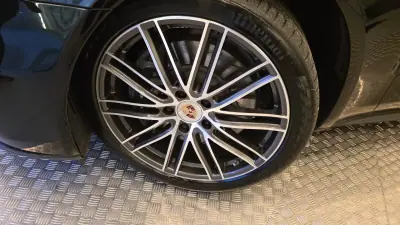 Porsche Panamera 2020 - 84500 EUR, 42501 km - AUTO.MOTO.pt - 42501km - foto 26 de 51