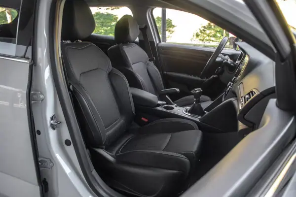 Renault Mégane 2019 - 9870 EUR, 301536 km - AUTO.MOTO.pt - 301536km - foto 25 de 38