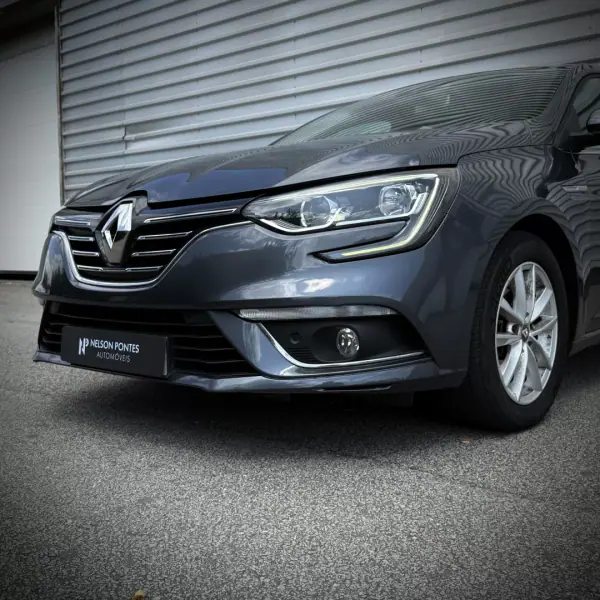 Renault Mégane 2017 - 11500 EUR, 185000 km - AUTO.MOTO.pt - 185000km - foto 2 de 20