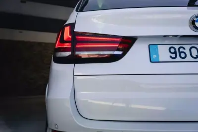 BMW X5 2014 - 26900 EUR, 170000 km - AUTO.MOTO.pt - 170000km - foto 19 de 25