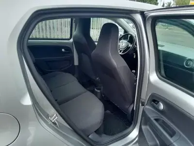 Volkswagen Up! 2024 - 15900 EUR, 43000 km - AUTO.MOTO.pt - 43000km - foto 5 de 9