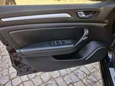 Renault Mégane Sport Tourer 2017 - 11500 EUR, 150000 km - AUTO.MOTO.pt - 150000km - foto 8 de 20