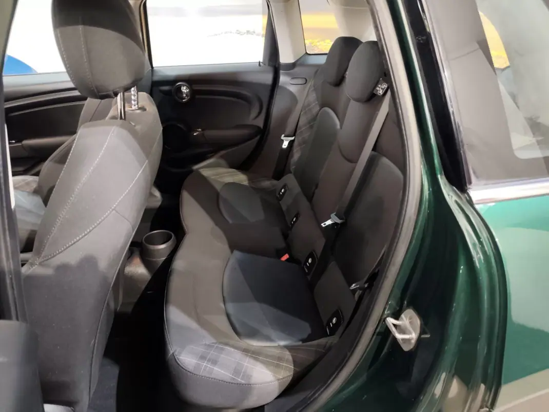 MINI 5 Portas 2017 - 15490 EUR, 76000 km - AUTO.MOTO.pt - 76000km - foto 21 de 27
