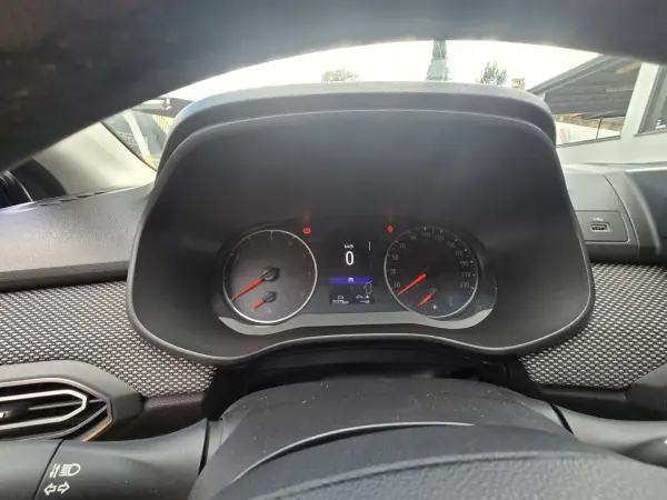Dacia Sandero 2022 - 14950 EUR, 71700 km - AUTO.MOTO.pt - 71700km - foto 5 de 6