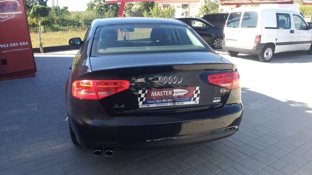 Audi A4 2015 - 17950 EUR, 145000 km - AUTO.MOTO.pt - 145000km - foto 18 de 19