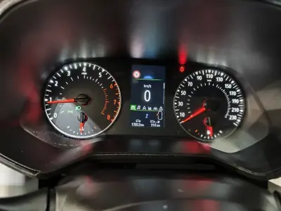 Renault Clio 2023 - 15450 EUR, 17000 km - AUTO.MOTO.pt - 17000km - foto 17 de 26