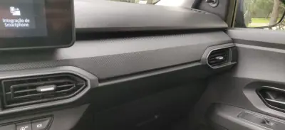 Dacia Sandero 2025 - 16990 EUR, 2000 km - AUTO.MOTO.pt - 2000km - foto 39 de 39