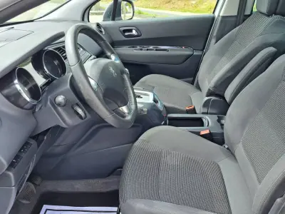 Peugeot 5008 2016 - 13450 EUR, 164950 km - AUTO.MOTO.pt - 164950km - foto 15 de 47