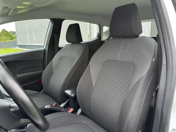 Ford Fiesta 2022 - 12900 EUR, 120000 km - AUTO.MOTO.pt - 120000km - foto 32 de 57