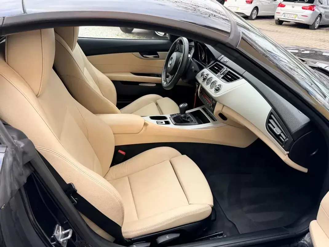 BMW Z4 2010 - 24750 EUR, 140809 km - AUTO.MOTO.pt - 140809km - foto 5 de 17
