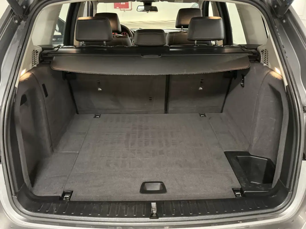 BMW X3 2015 - 15000 EUR, 316000 km - AUTO.MOTO.pt - 316000km - foto 8 de 9