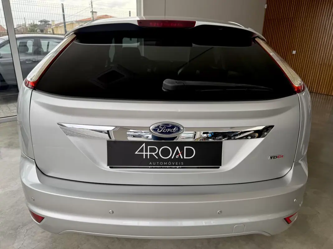 Ford Focus 2008 - 6250 EUR, 241000 km - AUTO.MOTO.pt - 241000km - foto 18 de 60
