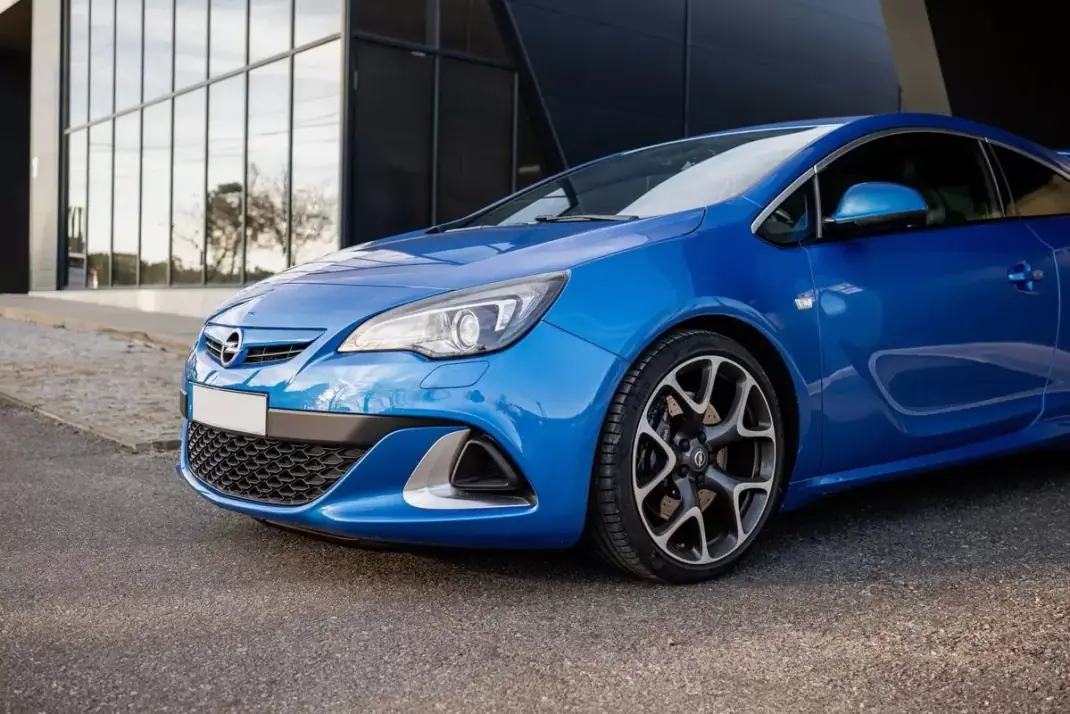 Opel Astra GTC 2013 - 23500 EUR, 109000 km - AUTO.MOTO.pt - 109000km - foto 10 de 47