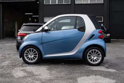 Smart Fortwo Cabrio 2011 - 6900 EUR, 163000 km - AUTO.MOTO.pt - 163000km - foto 2 de 28